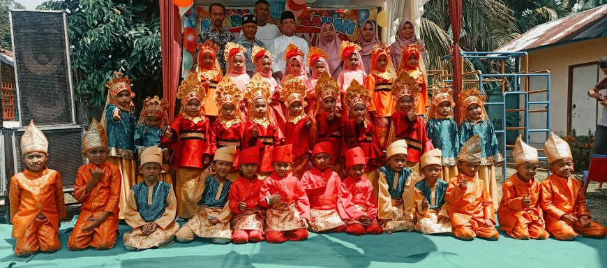 Dihadiri H Syafruddin Domo, Perpisahan TK Asyiyah Berjalan Meriah