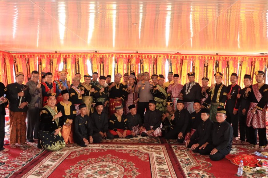 Ninik Mamak Kampar Gelar Salam Perpisahan Dengan Kapolres Kampar