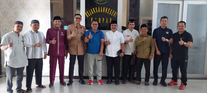 Kajari Kampar Sambut Hangat Kedatangan Pengurus Dewan Dakwah Kampar