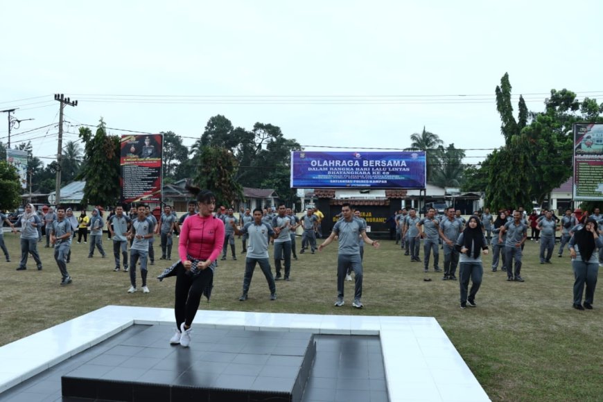 Meriahkan Hari Lalu Lintas Bhayangkara Ke - 68, Polres Kampar Gelar Olah Raga Bersama