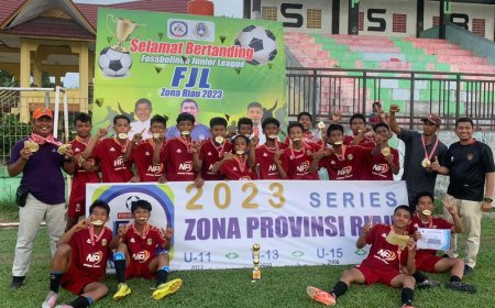 Tim Sepakbola U-15 SMPN 1 Gunung Sahilan Kunci Tiket Nasional Fosbolindo Junior League U-15 Zona Riau 