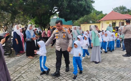 74 Anak-anak TK Kunjungi Polsek Tambang, Ingin Tahu Tugas Polisi