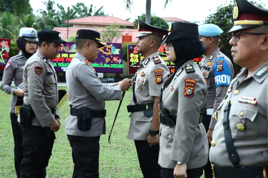 2 Kasat dan 2 Kapolsek Sertijab di Polres Kampar, Ini Harapan Kapolres