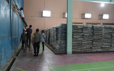Pesonil Polres Kampar Antisipasi Kerusakan Logistik Pemilu di Musim Hujan