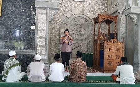 Usai Sholat Berjamaah, Polsek Perhentian Raja Sosialisasi Cooling Syatem Pemilu 2024