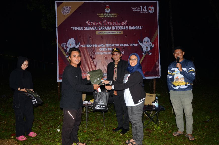 KPU Kampar Gelar Kemah Demokrasi di Tepian Sungai Subayang