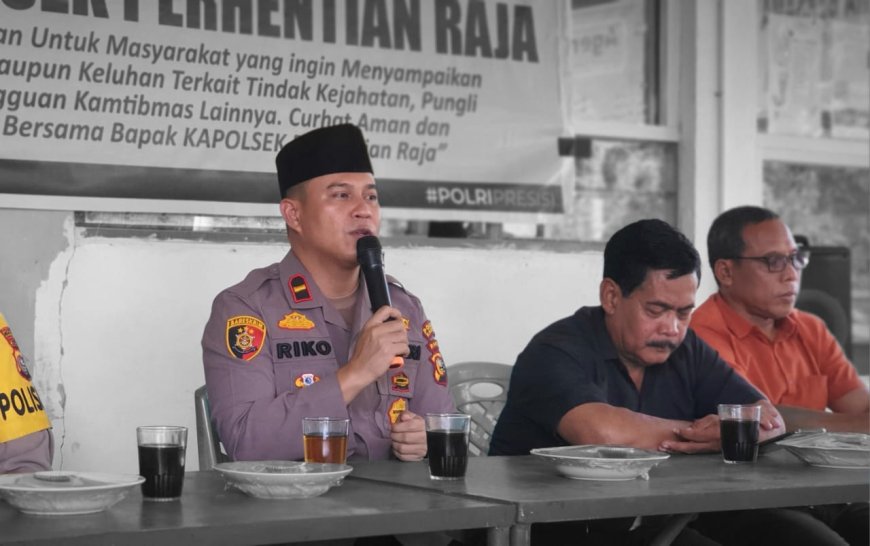 Melalui Jum'at Curhat, IPDA Riko sampaikan Cooling System Pemilu Damai 