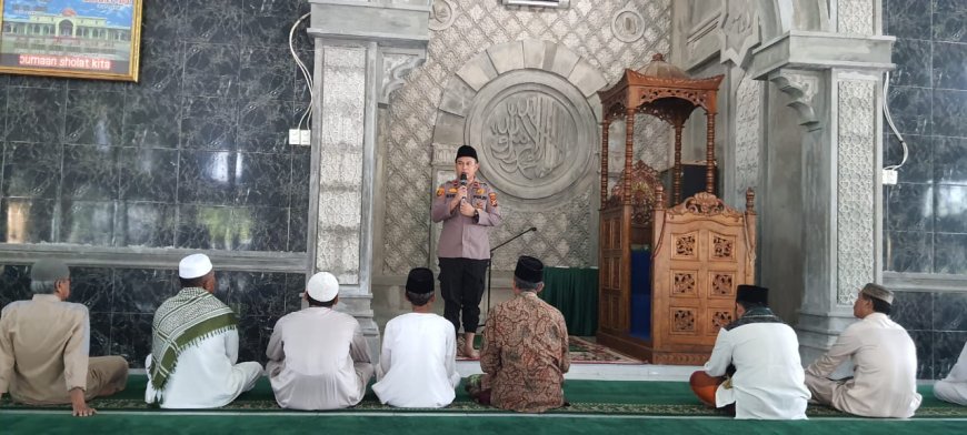 Usai Sholat Berjamaah, Polsek Perhentian Raja Sosialisasi Cooling Syatem Pemilu 2024