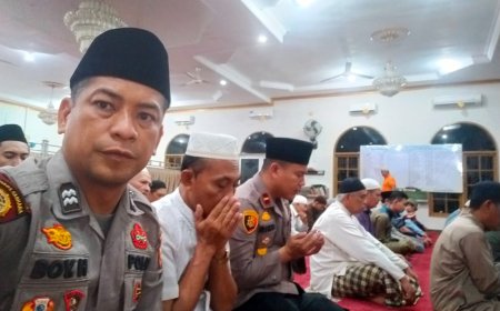 Polsek Perhentian Raja Keliling Sholat Berjama'ah Untuk Sampaikan Cooling System Pemilu Damai