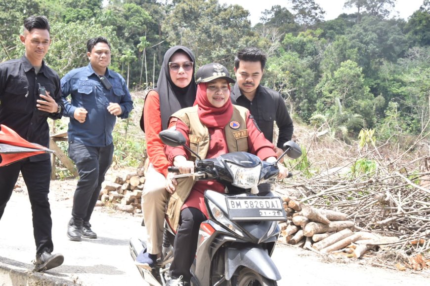 Bupati Kasmarni Kunjungi Kampung Tertua Dusun Bagan Benio