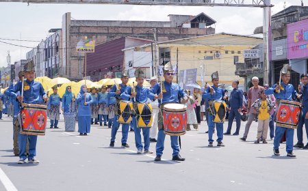 Memukau Penonton, Peserta Pawai Taaruf Rohil Tampil dengan Ratib Togak dan Kompang Silat