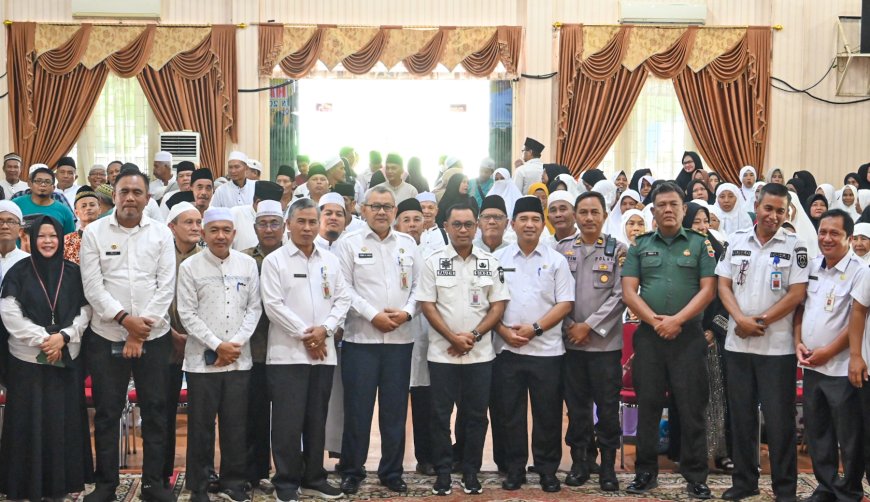 Sekda Rohil Fauzi Efrizal Tutup Bimbingan Manasik Haji