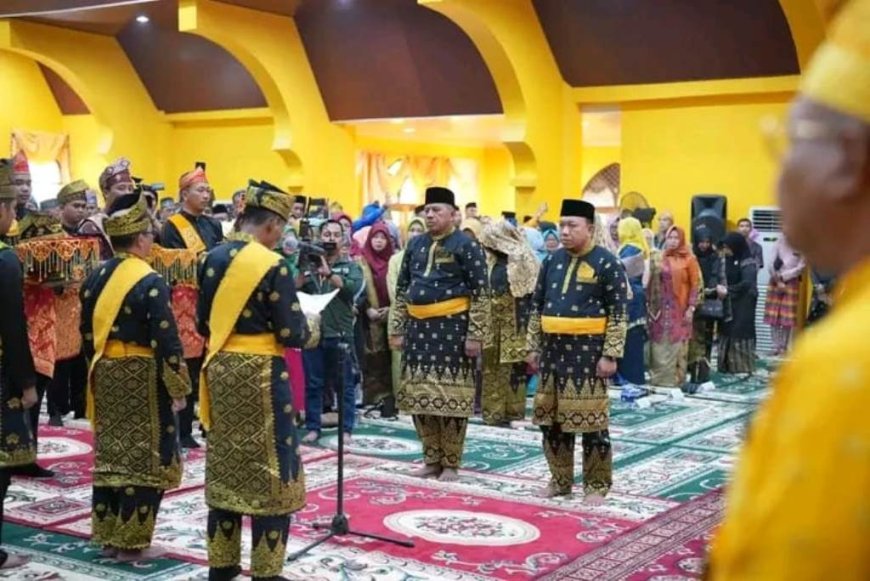 Alfedri Bergelar Adat  Datuk Seri Setia Amanah dan Husni Merza Gelar Timbalan Setia Amanah