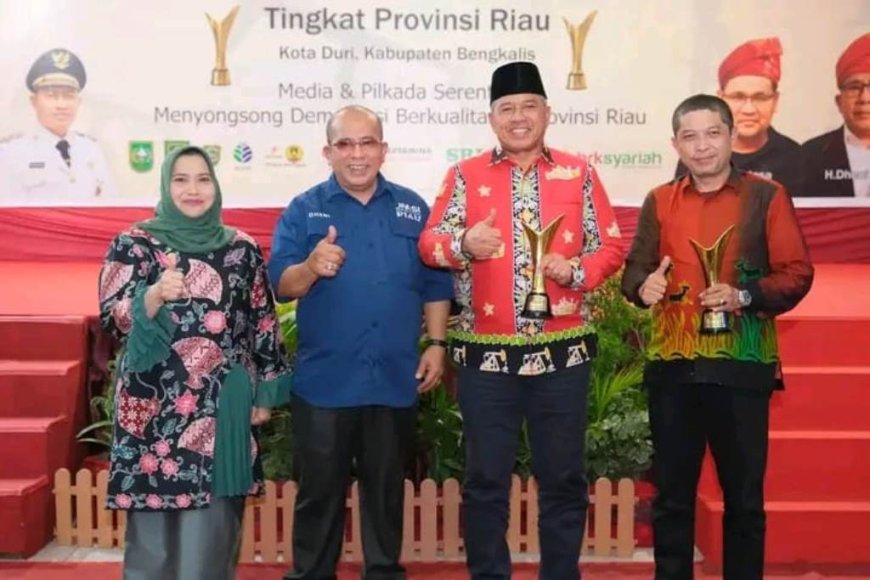JMSI Riau Beri Penghargaan Bupati Siak Sebagai Kepala Daerah Aspiratif