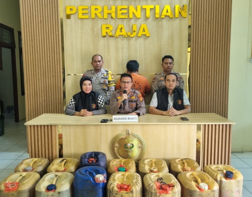 Pelaku Penyelewengan 13 Jerigen Solar Bersubsidi Diamankan Di Mapolsek Perhentian Raja