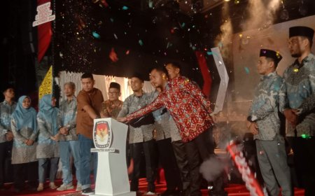 Artis Dewi KDI Meriahkan Peluncuran Tahapan Pilkada Kampar 2024