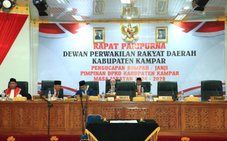 Zulpan Azmi  Pimpin Rapat Paripurna Pelantikan Pimpinan DPRD Kampar