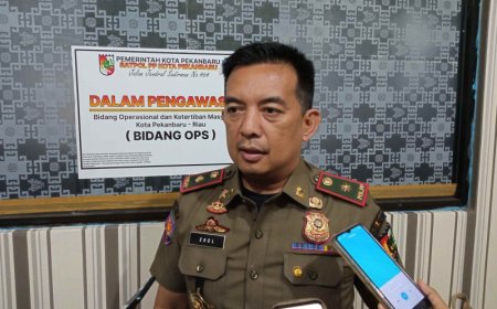 Satpol PP Kota Pekanbaru Tertibkan Alat Peraga Kampanye Pilkada 2024