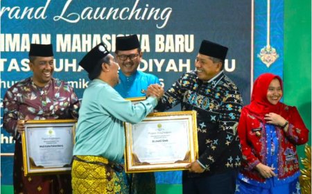 Alfedri Bupati Siak Raih Penghargaan Kepala Daerah Inspiratif dari Universitas Muhammadiyah Riau