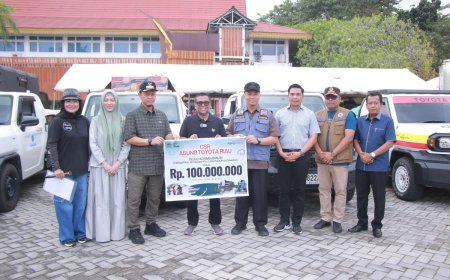 Agung Nugroho Terima CSR Dari PT Agung Toyota Untuk Korban Banjir