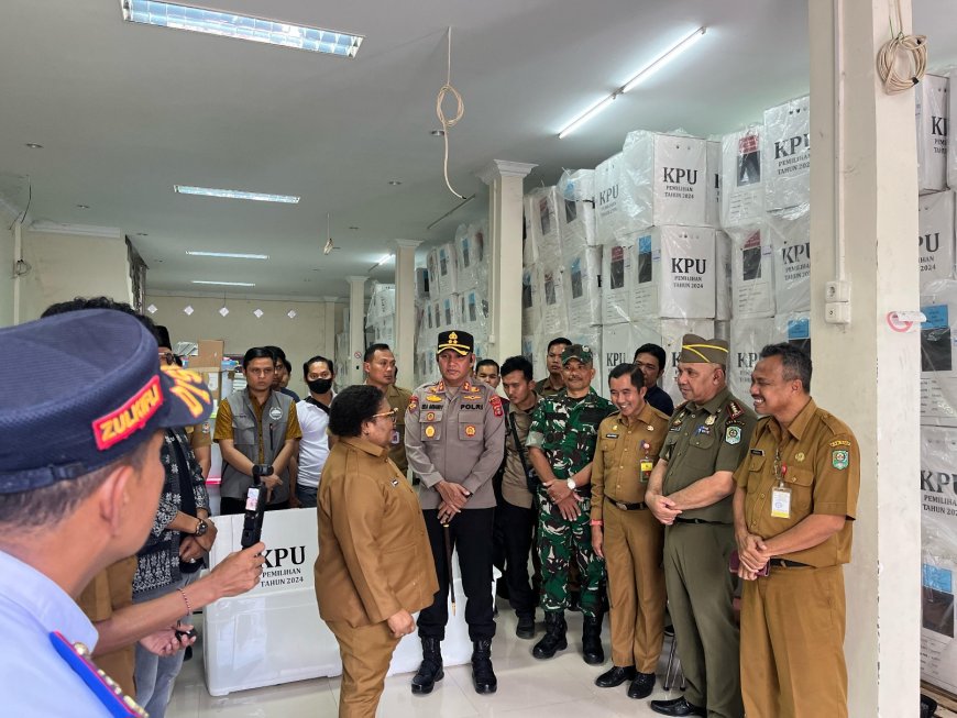 Wamendagri Tinjau Kampung Lokasi Pastikan PSU di Siak Berjalan Dengan Baik