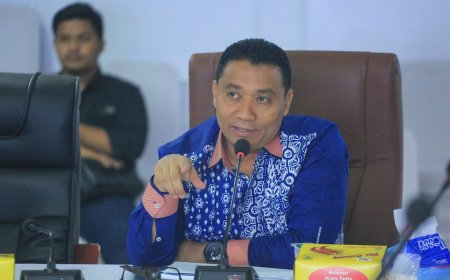 Pemko Pekanbaru Fokus Perbaiki Jalan Rusak