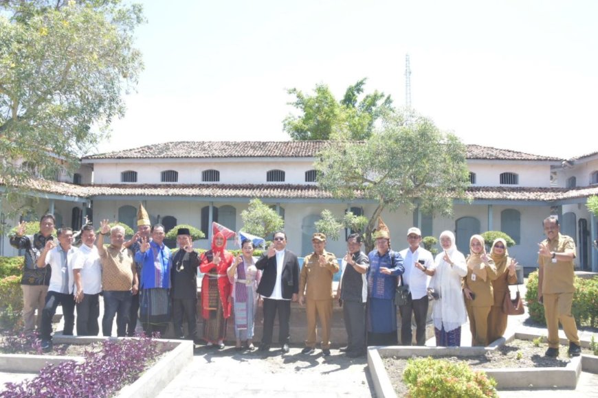 Wabup Bengkalis Dampingi Wali Kota Pematang Siantar Ziarah ke Makam Raja Sang Naualuh Damanik