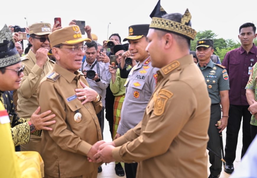 Kapolda Riau Inisiasi Tanam 200 Pohon Di Halaman Parkir Kantor Bupati Rohil