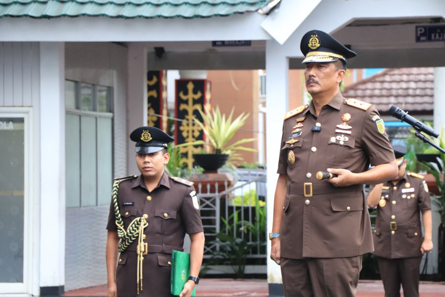 Kajati Maluku Pimpin Upacara Harkitnas