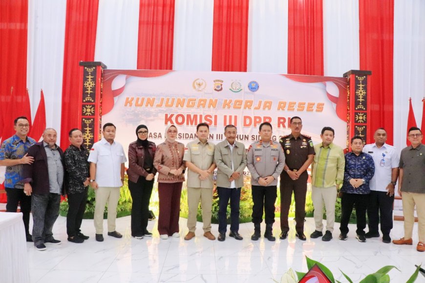 Kajati Maluku Rapat Bersama Komisi III DPR RI Bahas Realisasi Anggaran 2024 dan Pagu Anggaran 2025