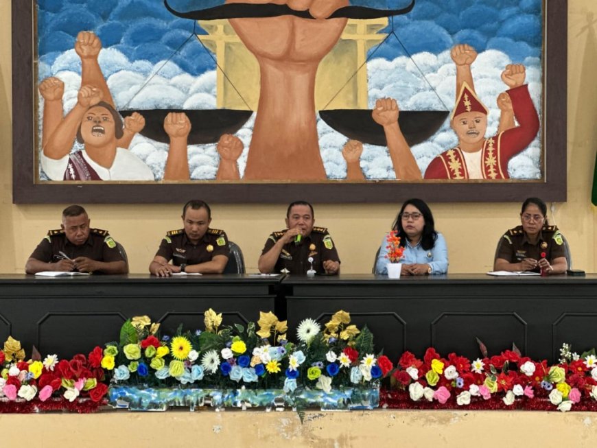 Plt. Kajari SBB Maluku Evaluasi Pencanangan Zona Integritas Menuju WBK/WBBM 2025