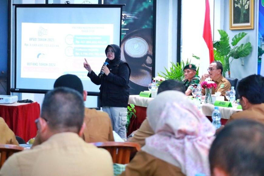 Afni Z : Meskipun Hanyo Sikit Tapi Kami Ingin Semuo Kecamatan Samo-samo Merasokannyo