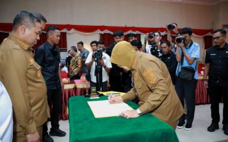 Bupati Siak Minta Perhatian Pemprov Riau Terkait Konektifitas Infrastruktur Jalan Ibukota Provinsi ke Beberapa Kabupaten Yang Rusak Berat 