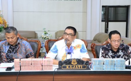 Kajati Maluku Jumpa Pers Soal Kasus Dugaan Tindak Pidana Perpajakan