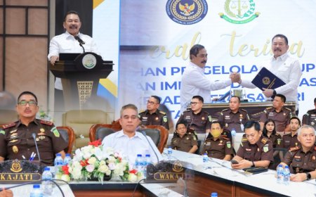 Kajati Maluku Hadiri Pengalihan Pengelolaan Rupbasan Tahap II Dari Kementerian Imigrasi dan Pemasyarakatan Kepada Kejaksaan RI