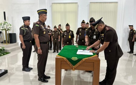 Kajati Maluku Lantik Anto Widi Nugroho Jadi Kejari Seram Bagian Barat