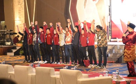 Bupati Bengkalis Kasmarni Hadiri Pembukaan Muktamar XI Hima Persis Se-Indonesia