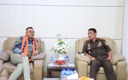 Anggota DPD RI BIsri AS Shiddiq Latuconsina Bertamu ke Kejati Maluku