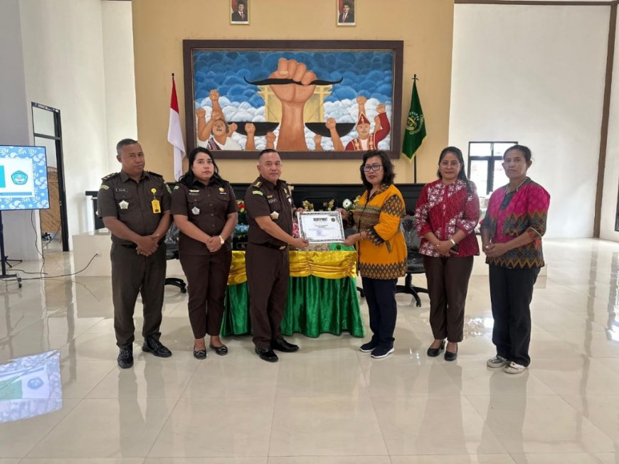 Plt. Kajari SBB Maluku Buka Sosialisasi Kelompok Rentan SLB Negeri Piru