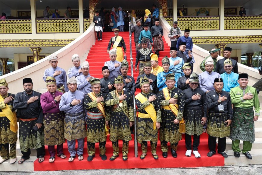 LAM Riau Beri Anugerah Adat Ingatan Budi Kepada Kapolri Listyo Sigit Prabowo