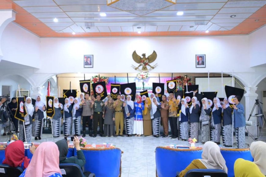 Staf Ahli Bupati Bengkalis Minta Bidan Jangan Pernah Berhenti Berkarya dan Berinovasi Untuk Cetak Generasi Unggul