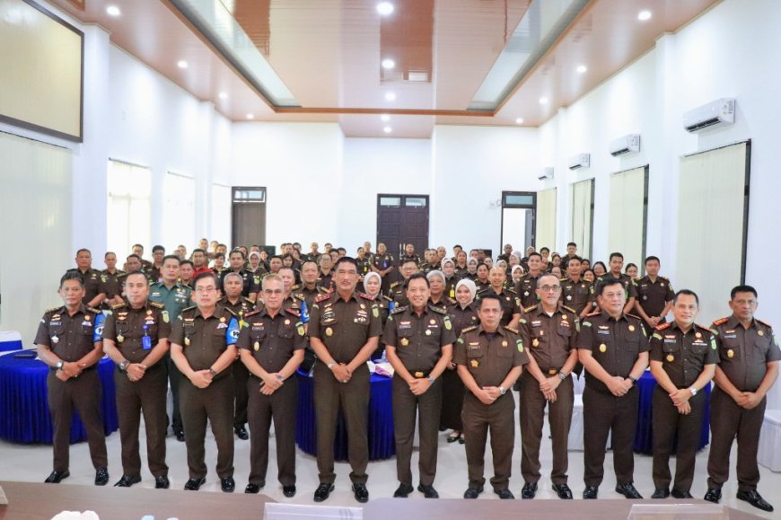 Kunjungi Jajaran Kejati Maluku, Kepala Inspektur III Bidang Pengawasan Kejagung RI Larang Keras Pegawai Kejaksaan Pamer Kekayaan
