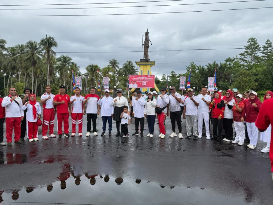 Kajari dan Ketua IAD Seram Bagian Barat Senam Bersama Peringati HUT ke-80 Kemerdekaan RI