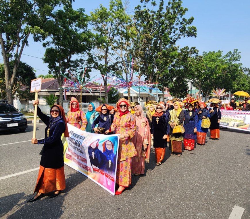 Himpunan Siompu Kampar Riau Meriahkan Carnaval Budaya HUT Provinsi Riau ke-68
