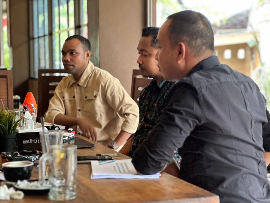 Plt. Kasi Pidsus Kejari SBB Ekspose Perkara Dihadapan PKKKN Kejati Maluku