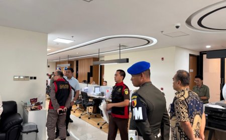 Kejari Tanjung Perak Geledah Kantor PT. PELINDO Sub Reg 3 Surabaya Terkait Perkara Dugaan Tipikor Pemeliharaan Kolam Pelabuhan 2023-2024