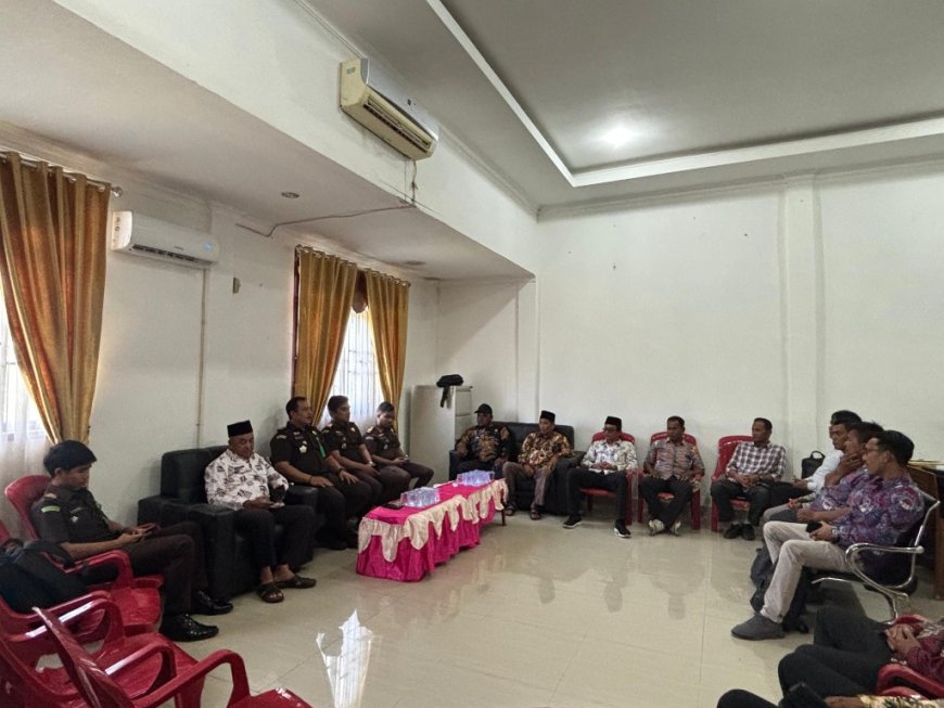 Ini Lima Isue Dibahas Dalam Kunker Kasi Intelijen Kejari Rohil Di Kantor Camat Pasir Limau Kapas