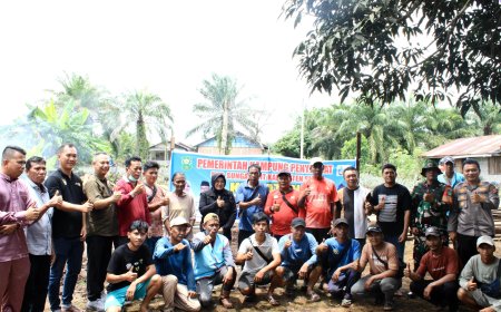 Meriahkan HUT Siak, Bupati Afni Berbagi Kebahagiaan Bersama Masyarakat Teluk Lanus
