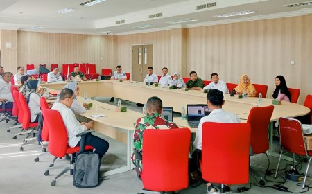 Wakil Bupati Rokan Hilir Jhony Charles Pimpin Rapat Evaluasi Percepatan Pembangunan Koperasi Merah Putih