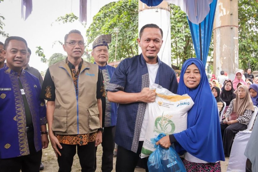 Pemko Pekanbaru Salurkan Bantuan Beras dan Minyak Goreng Untuk  18.998 Kepala Keluarga